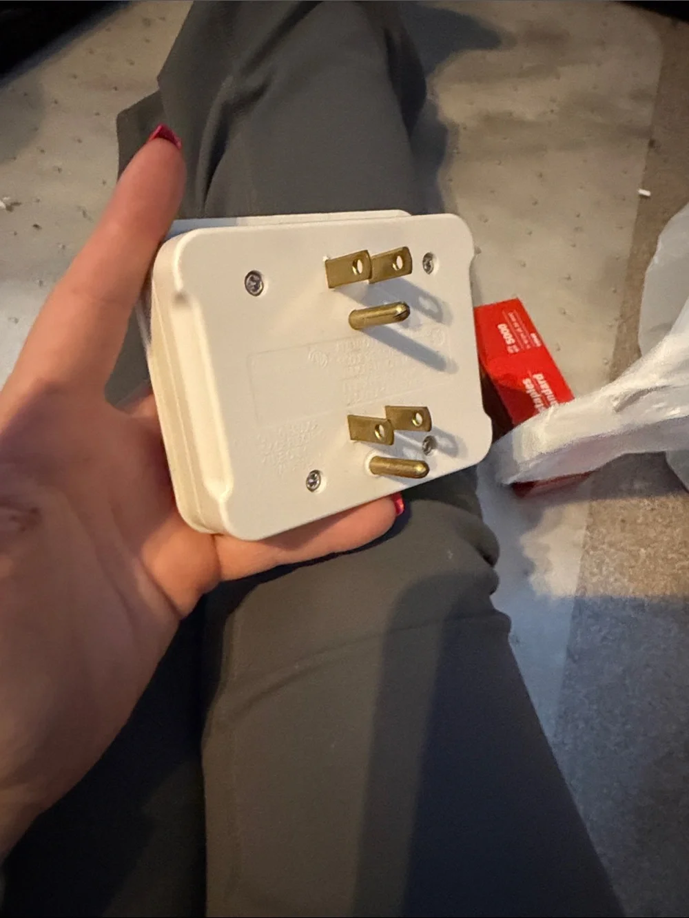 White 6-Outlet Rotating Plug Power Tap